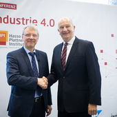 Prof. Meinel und Dr. Woidke auf der Industrie 4.0 Konferenz_Foto: HPI/K.Herschelmann